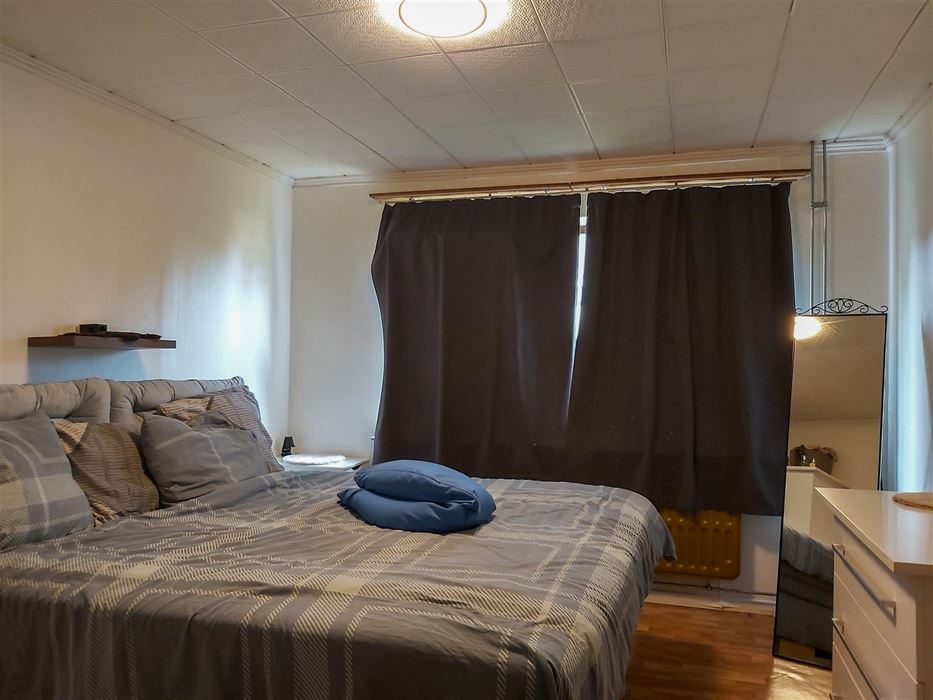 Gelijkvloerse woning met 3 slaapkamers op ruim perceel van 10are in Maasmechelen!