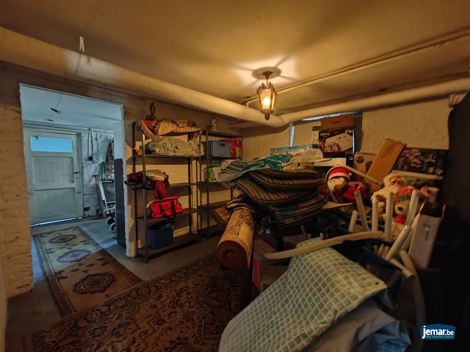 Te renoveren vrijstaande woning met 2 slaapkamers 