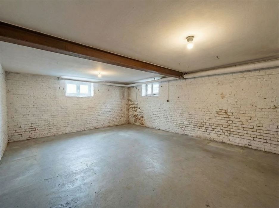 Te renoveren vrijstaande woning met 2 slaapkamers