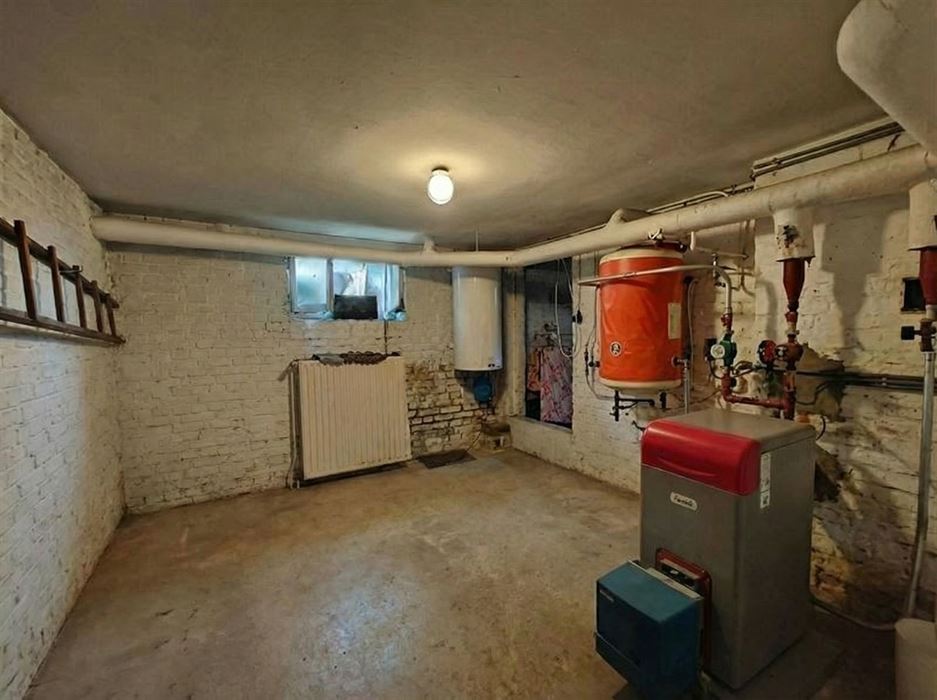 Te renoveren vrijstaande woning met 2 slaapkamers