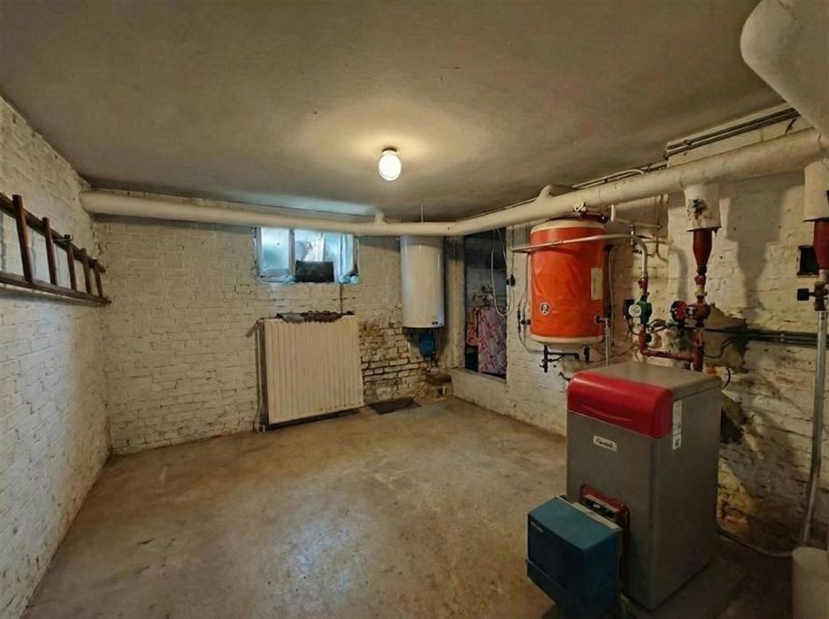 Vrijstaande woning met kelder en garage op toplocatie in Maasmechelen