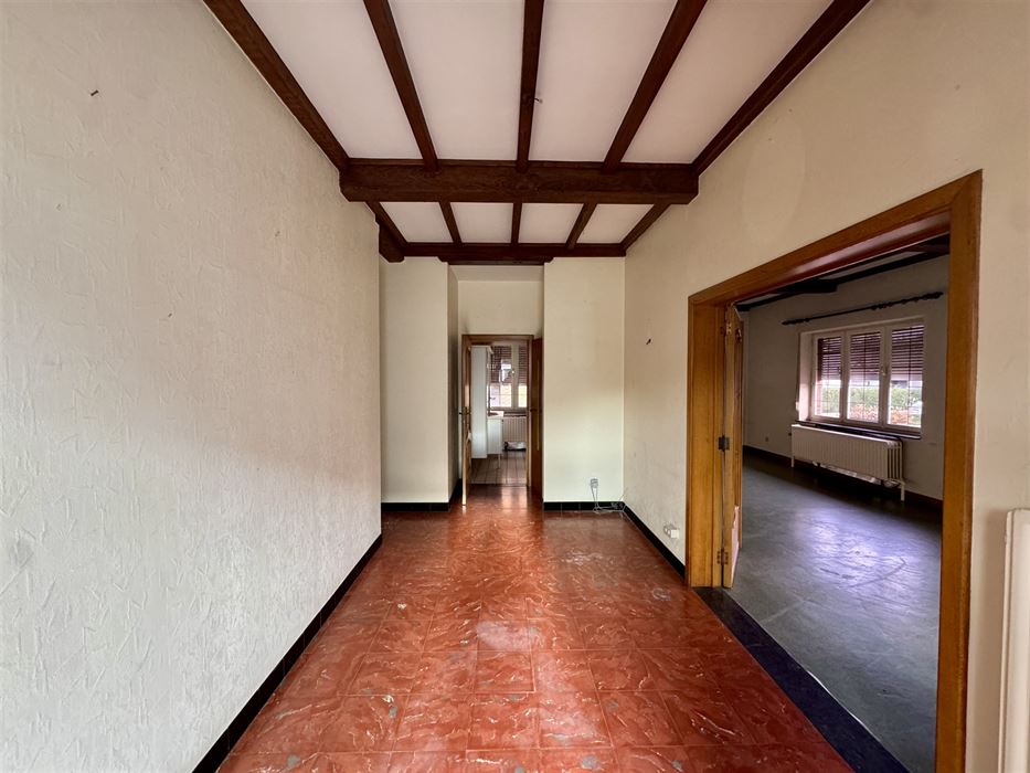 Te renoveren vrijstaande woning met 2 slaapkamers