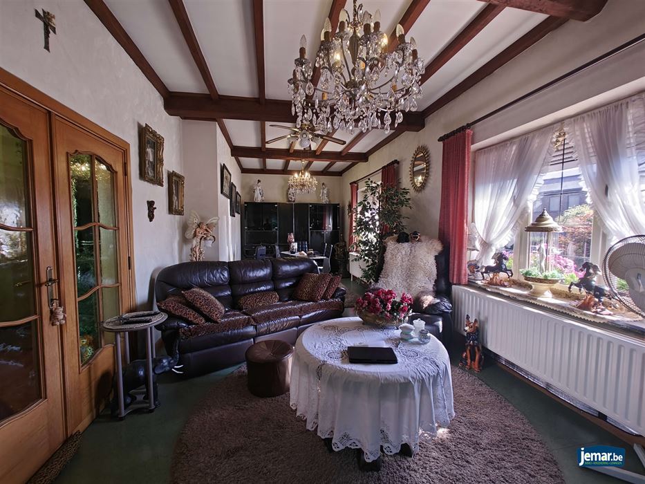 Te renoveren vrijstaande woning met 2 slaapkamers 