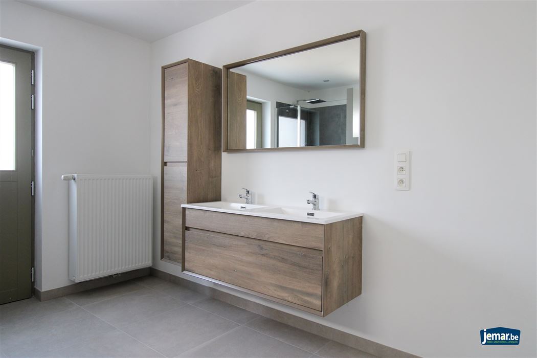 Instapklare, gerenoveerde woning met 3 slaapkamers in Kotem/Maasmechelen!