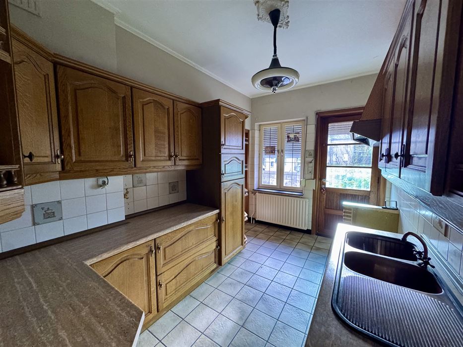 Te renoveren vrijstaande woning met 2 slaapkamers