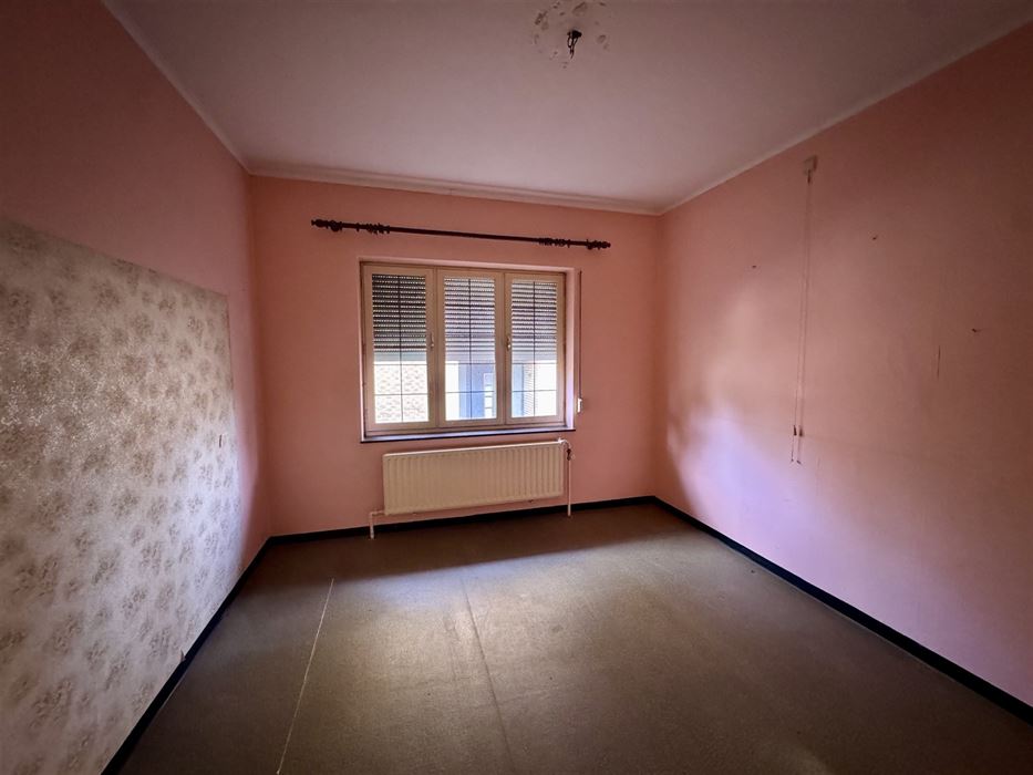 Vrijstaande woning met kelder en garage op toplocatie in Maasmechelen