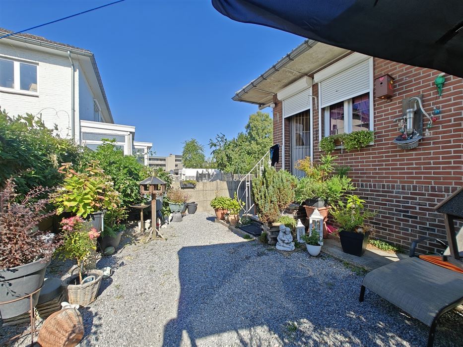 Te renoveren vrijstaande woning met 2 slaapkamers