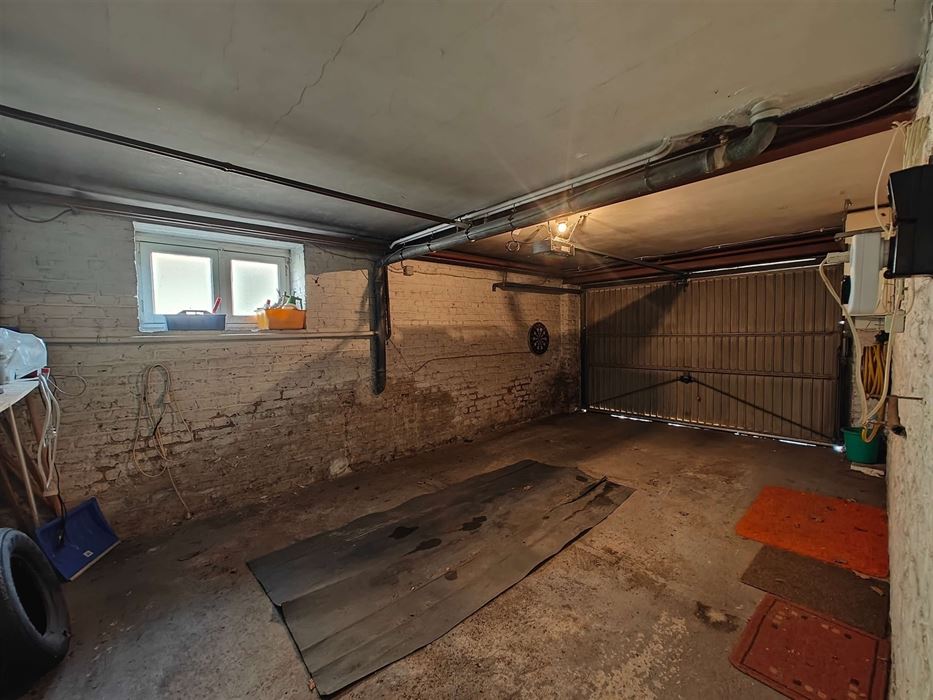 Vrijstaande woning met kelder en garage op toplocatie in Maasmechelen
