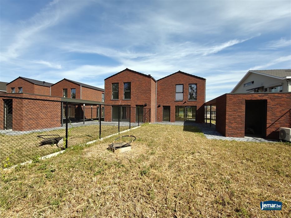 Nieuwbouwwoningen gelegen aan de Weg naar Zutendaal. 6% BTW mogelijk!!!