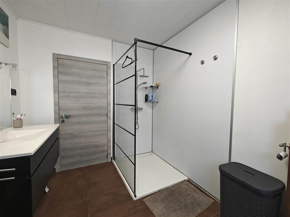 Vrijstaande bungalow woning met 3 slaapkamers en inpandige garage