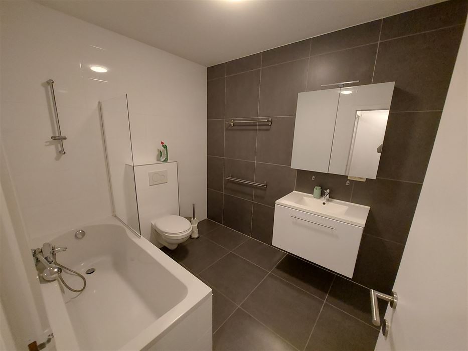 gelijkvloers appartement met 1 slaapkamer en ruim terras in Maasmechelen!