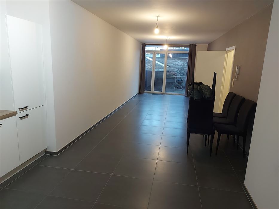 gelijkvloers appartement met 1 slaapkamer en ruim terras in Maasmechelen!