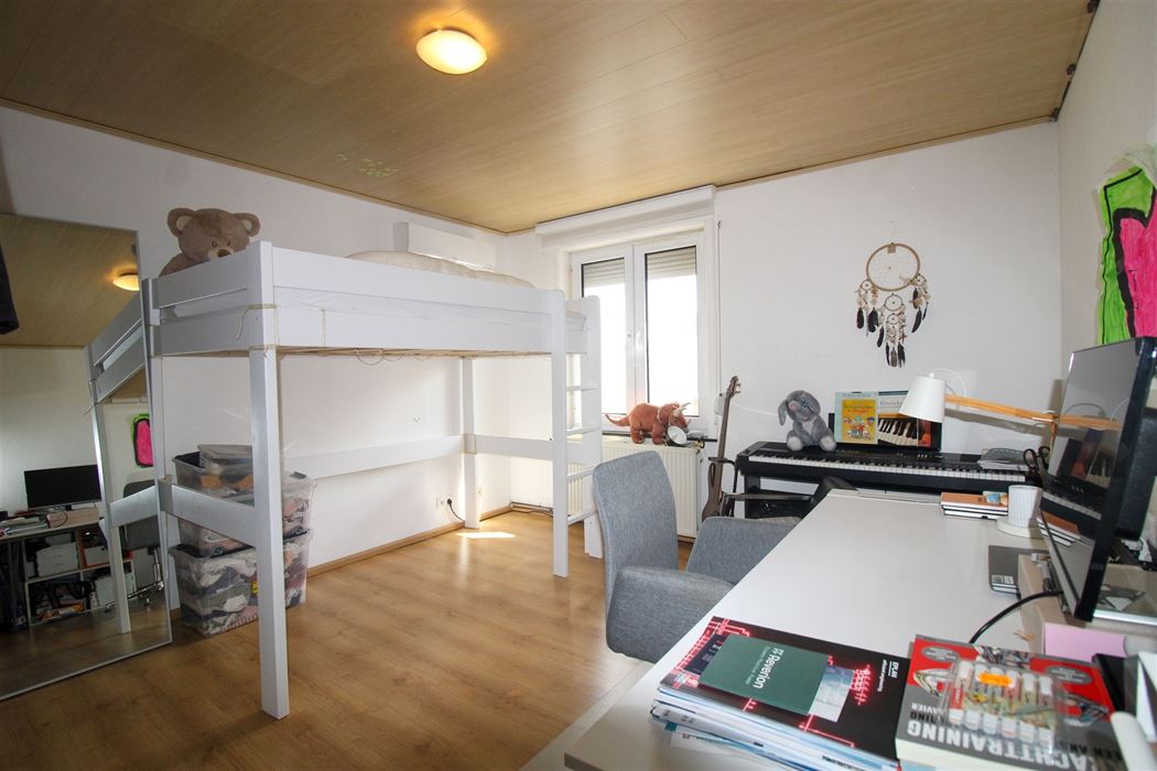 Instapklare woning met 2 slaapkamers (mogelijkheid tot uitbreiding!) en ruime garage in het rustige Kotem!