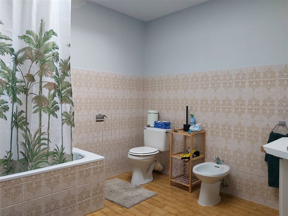 Opbrengsteigendom met 2 verhuurde eenheden op toplocatie in Maasmechelen!