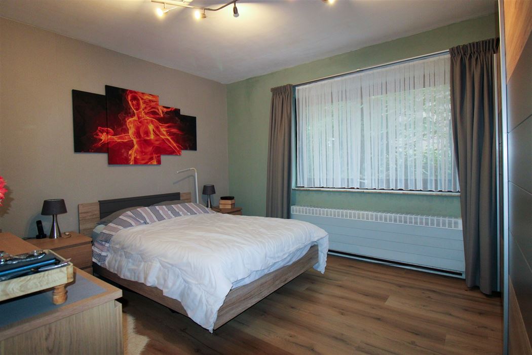 Opbrengsteigendom met 2 verhuurde eenheden op toplocatie in Maasmechelen!