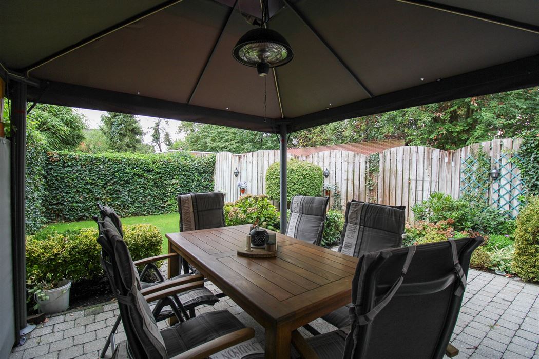 Opbrengsteigendom met 2 verhuurde eenheden op toplocatie in Maasmechelen!