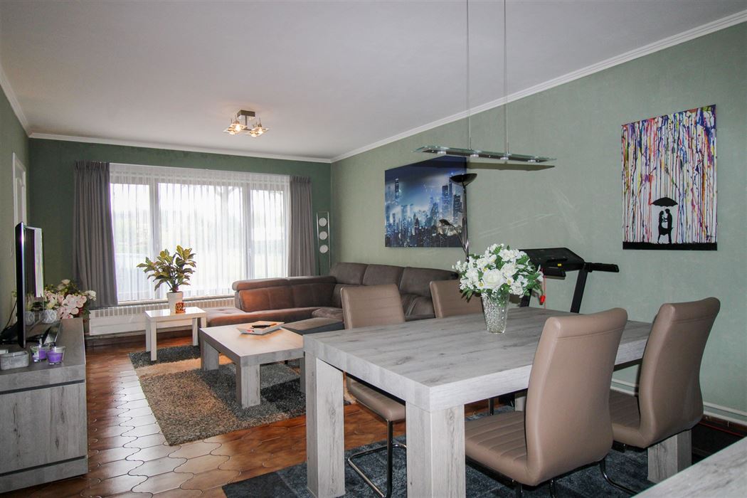 Opbrengsteigendom met 2 verhuurde eenheden op toplocatie in Maasmechelen!