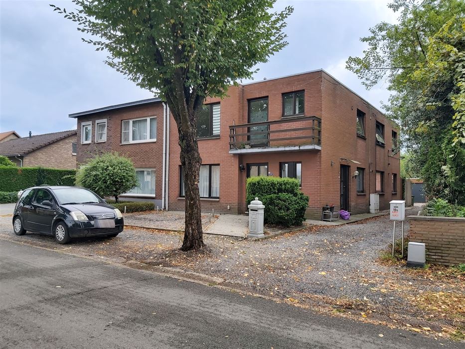 Opbrengsteigendom met 2 verhuurde eenheden op toplocatie in Maasmechelen!