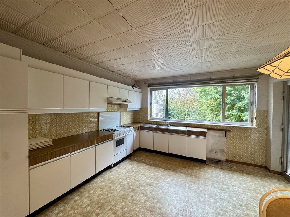 Vrijstaande splitlevelwoning met tuin te Meeswijk.