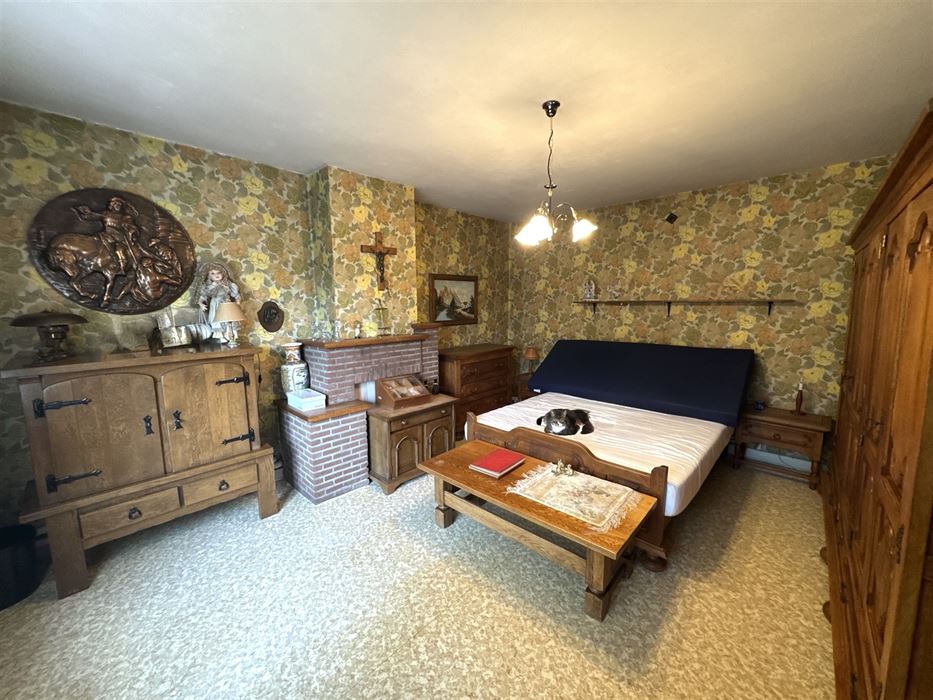 Halfopen bebouwing met 4 slaapkamers te koop