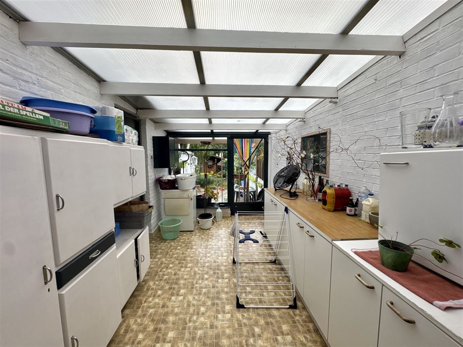 Halfopen bebouwing met 4 slaapkamers te koop