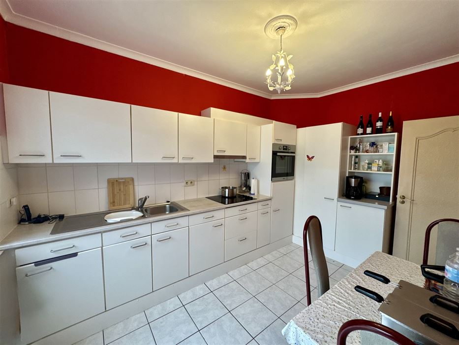 Halfopen bebouwing met 4 slaapkamers te koop