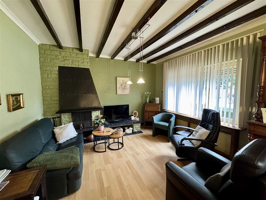 Halfopen bebouwing met 4 slaapkamers te koop