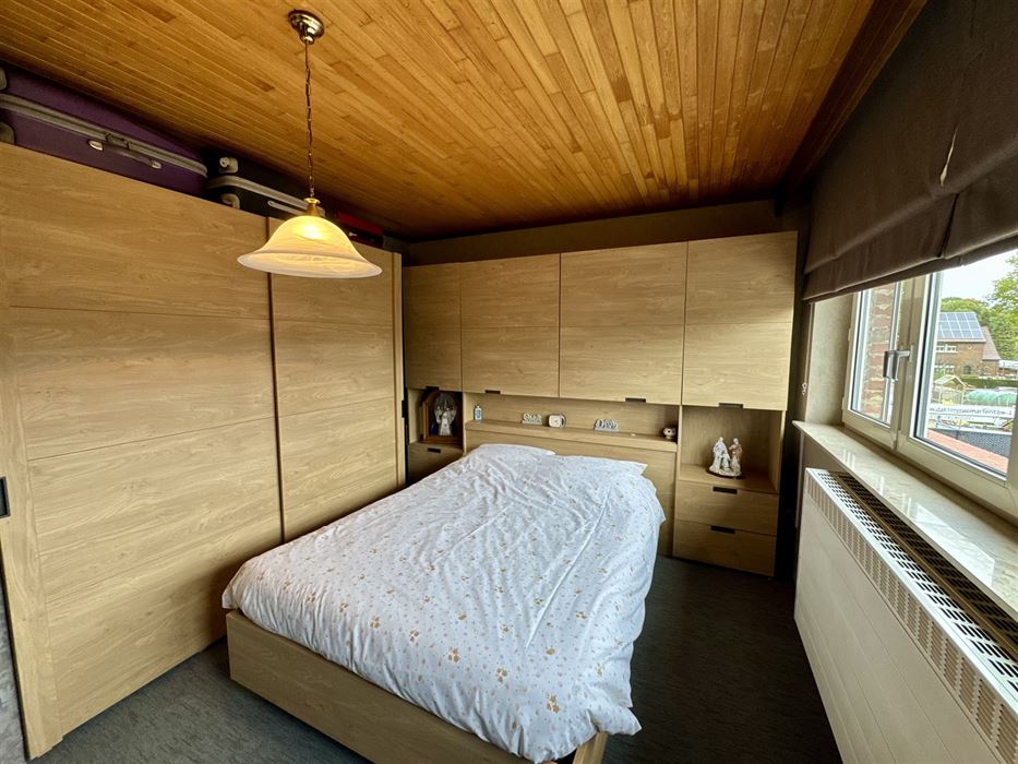 Instapklare halfopen mijnwerkerswoning te koop