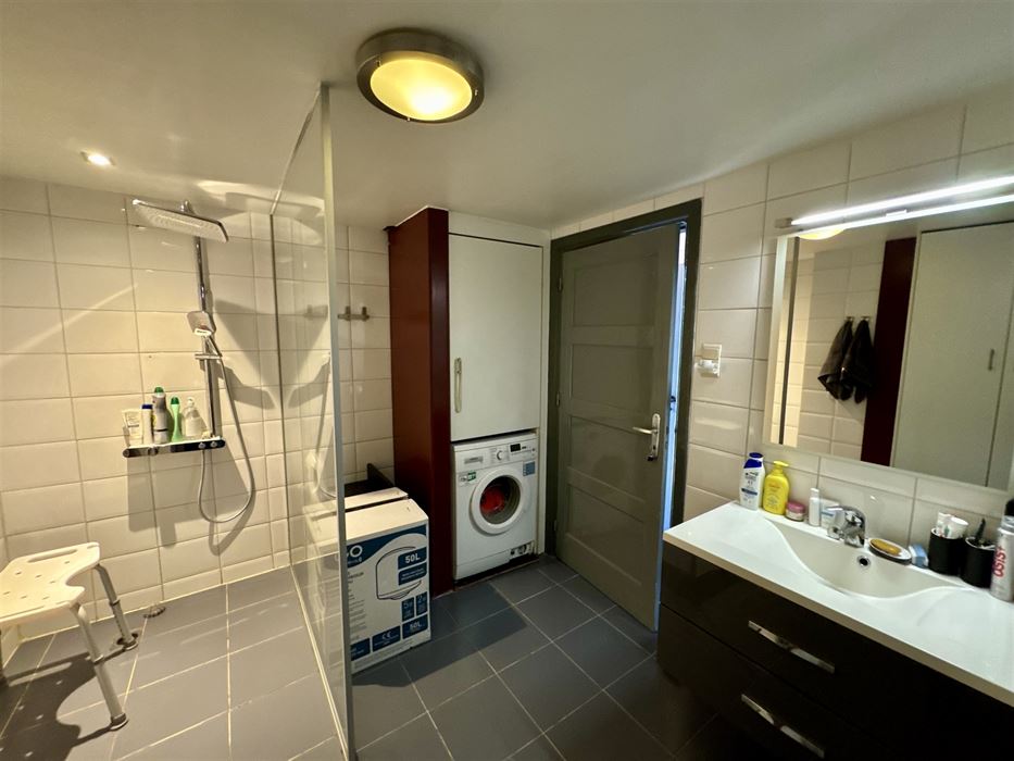 Halfopen bebouwing met 4 slaapkamers te koop