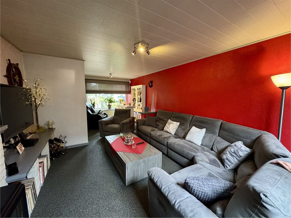 Instapklare halfopen mijnwerkerswoning te koop