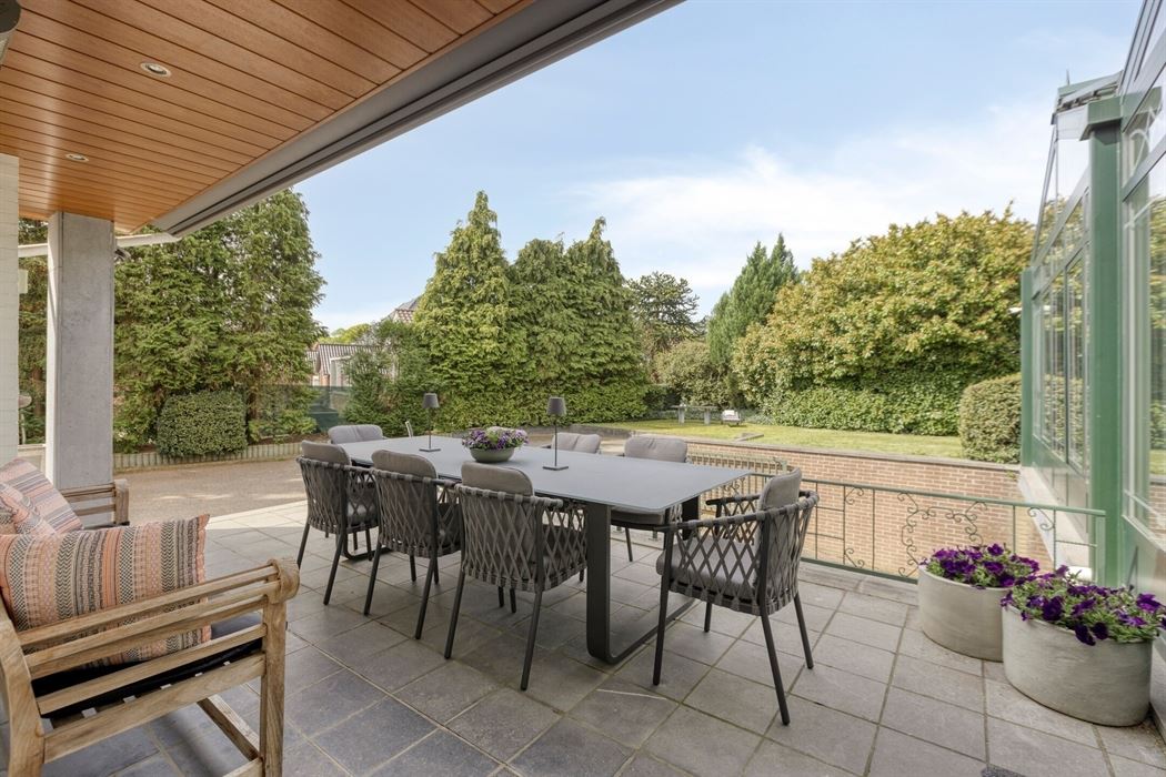 Vrijstaande villa van 306 m² op 17a95ca, gelegen vlak bij Connecterra, de toegangspoort tot het Nationaal Park Hoge Kempen, en op wandelafstand van Maasmechelen Village!