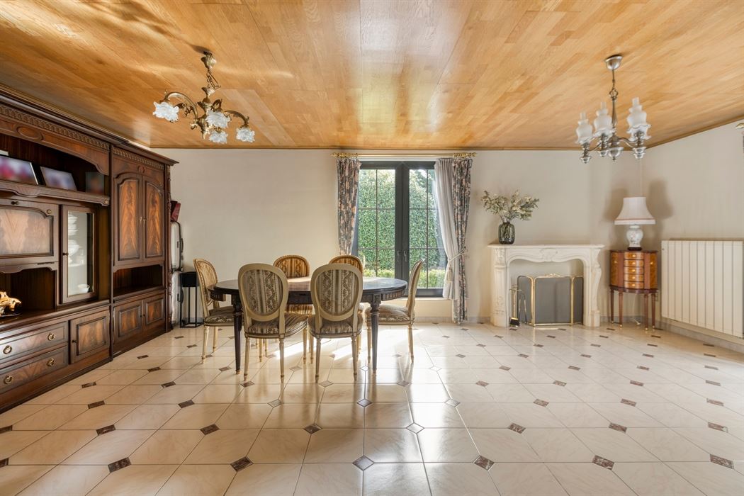 Vrijstaande villa van 306 m² op 17a95ca, gelegen vlak bij Connecterra, de toegangspoort tot het Nationaal Park Hoge Kempen, en op wandelafstand van Maasmechelen Village!
