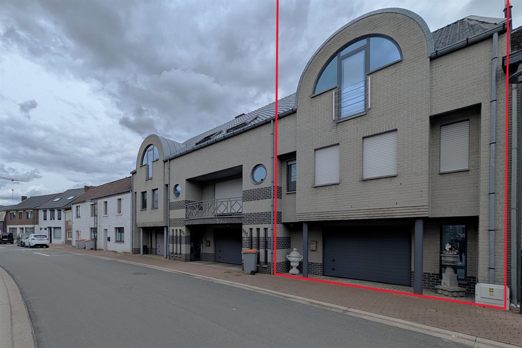 Grotestraat 332/2 – genieten van comfort, sauna, ruime inpandige garage, prachtig aangelegde tuin en een uniek uitzicht over de Maas!