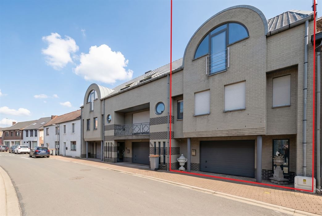 Grotestraat 332/2 – genieten van comfort, sauna, ruime inpandige garage, prachtig aangelegde tuin en een uniek uitzicht over de Maas!