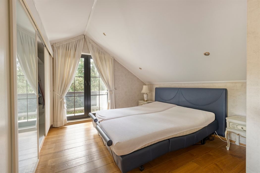 Vrijstaande villa van 306 m² op 17a95ca, gelegen vlak bij Connecterra, de toegangspoort tot het Nationaal Park Hoge Kempen, en op wandelafstand van Maasmechelen Village!