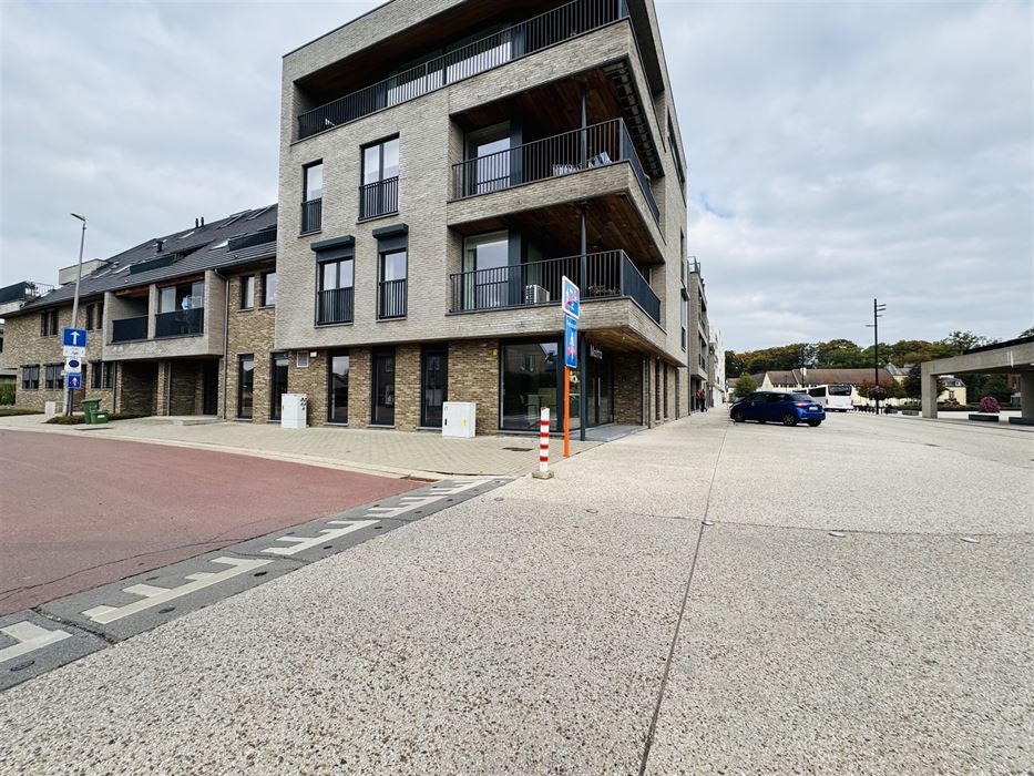 Volledig ingerichte handelszaak!