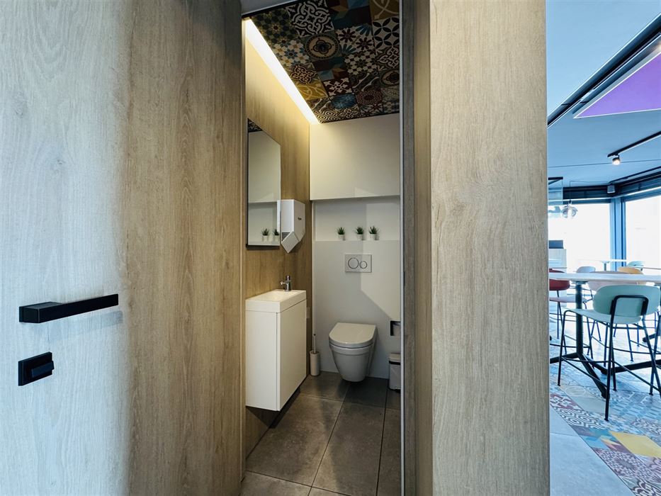 Volledig ingerichte handelszaak!