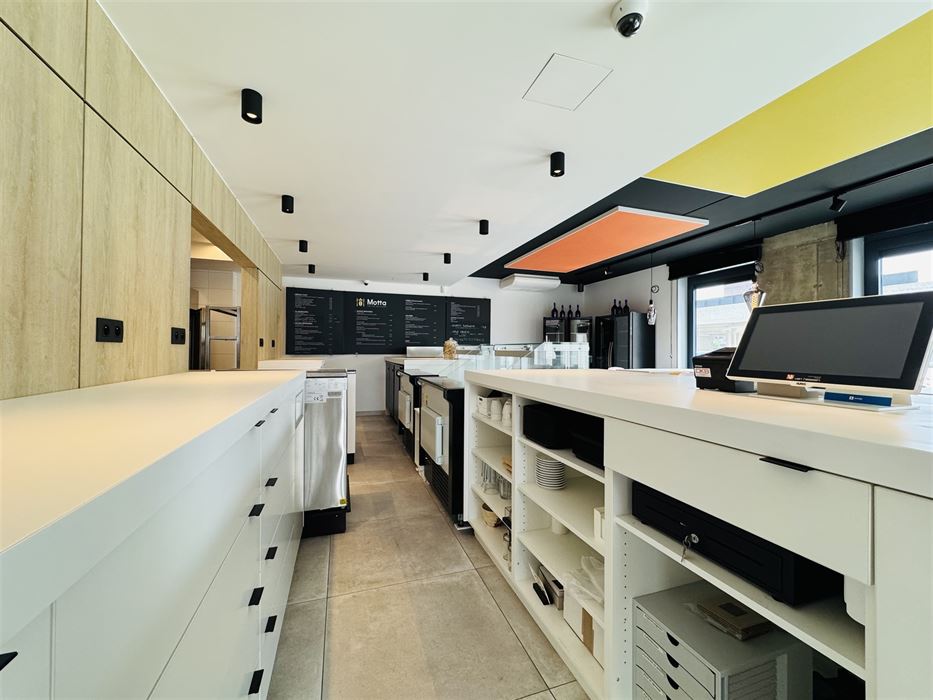 Volledig ingerichte handelszaak!