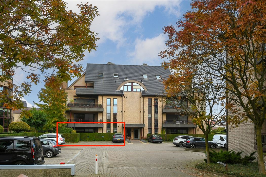 Luxueus en instapklaar appartement met 3 terrassen en ondergrondse garagebox in residentie “Leemhoek III” te Maaseik.