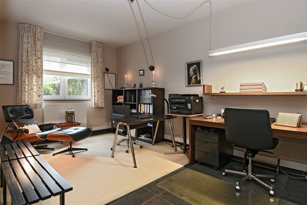 Luxueus en instapklaar appartement met 3 terrassen en ondergrondse garagebox in residentie “Leemhoek III” te Maaseik.