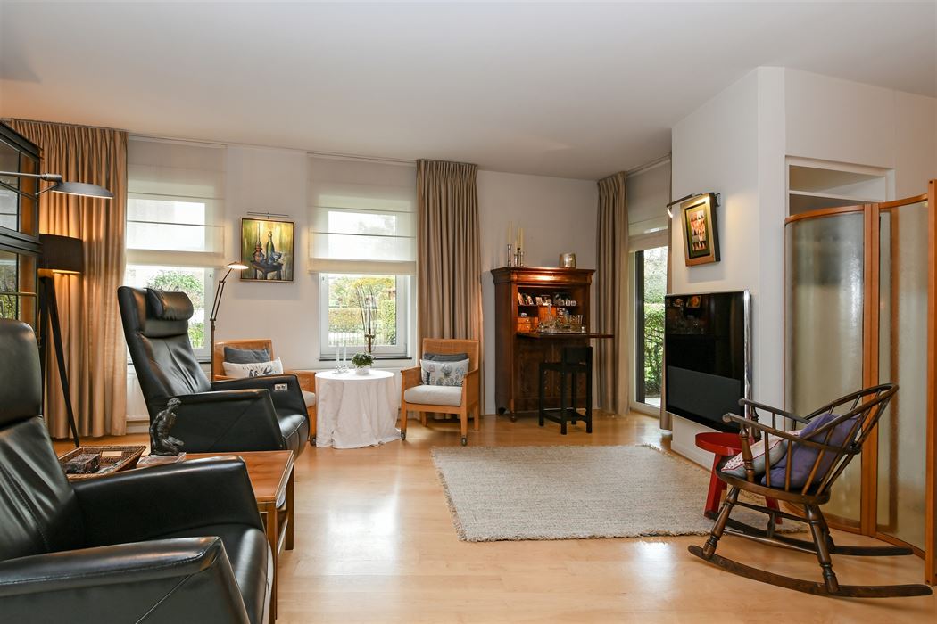 Luxueus en instapklaar appartement met 3 terrassen en ondergrondse garagebox in residentie “Leemhoek III” te Maaseik.