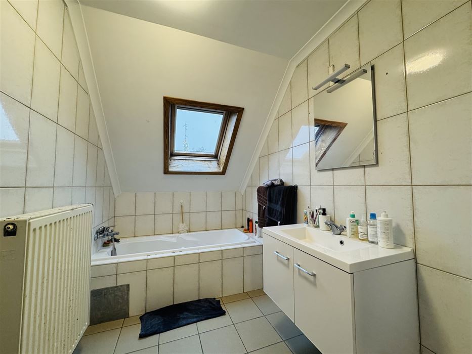 Hoeve met paardenaccomodatie.