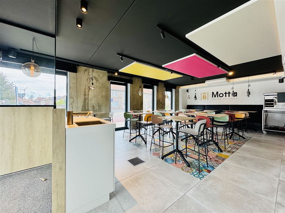 Volledig ingerichte handelszaak!