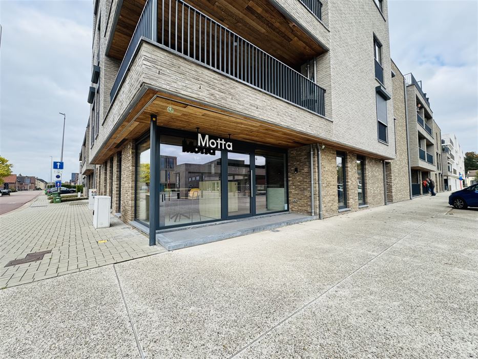 Volledig ingerichte handelszaak!