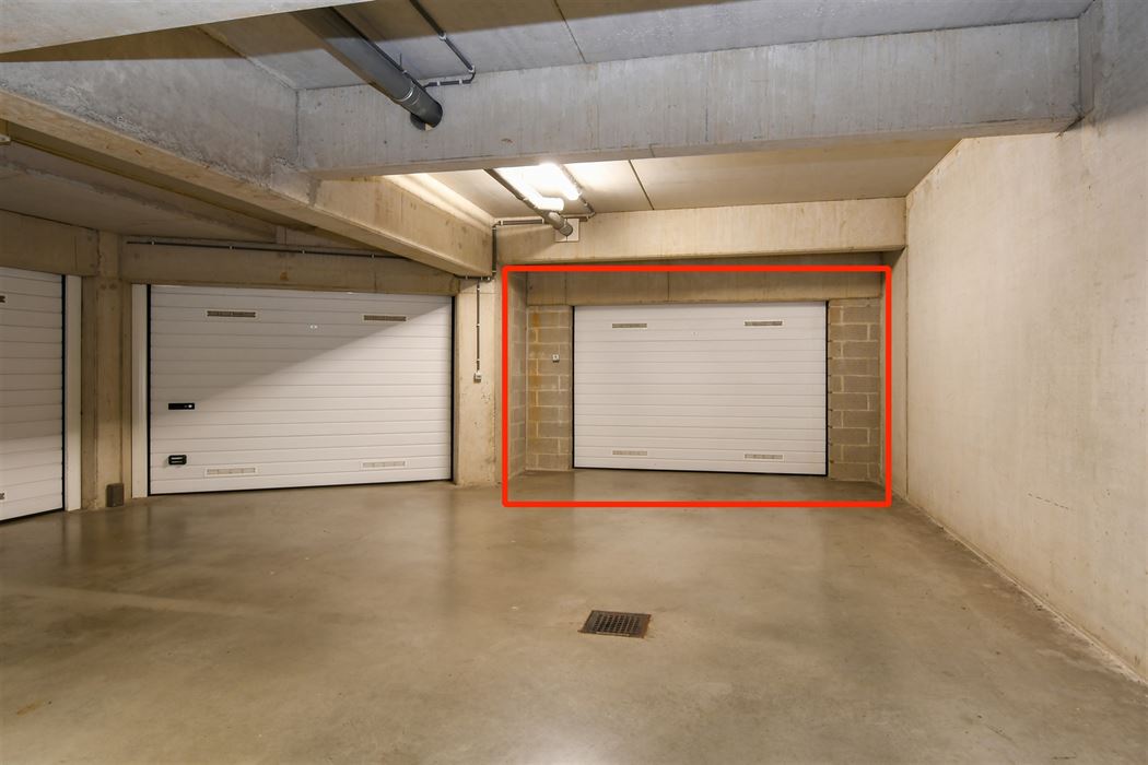 Luxueus en instapklaar appartement met 3 terrassen en ondergrondse garagebox in residentie “Leemhoek III” te Maaseik.