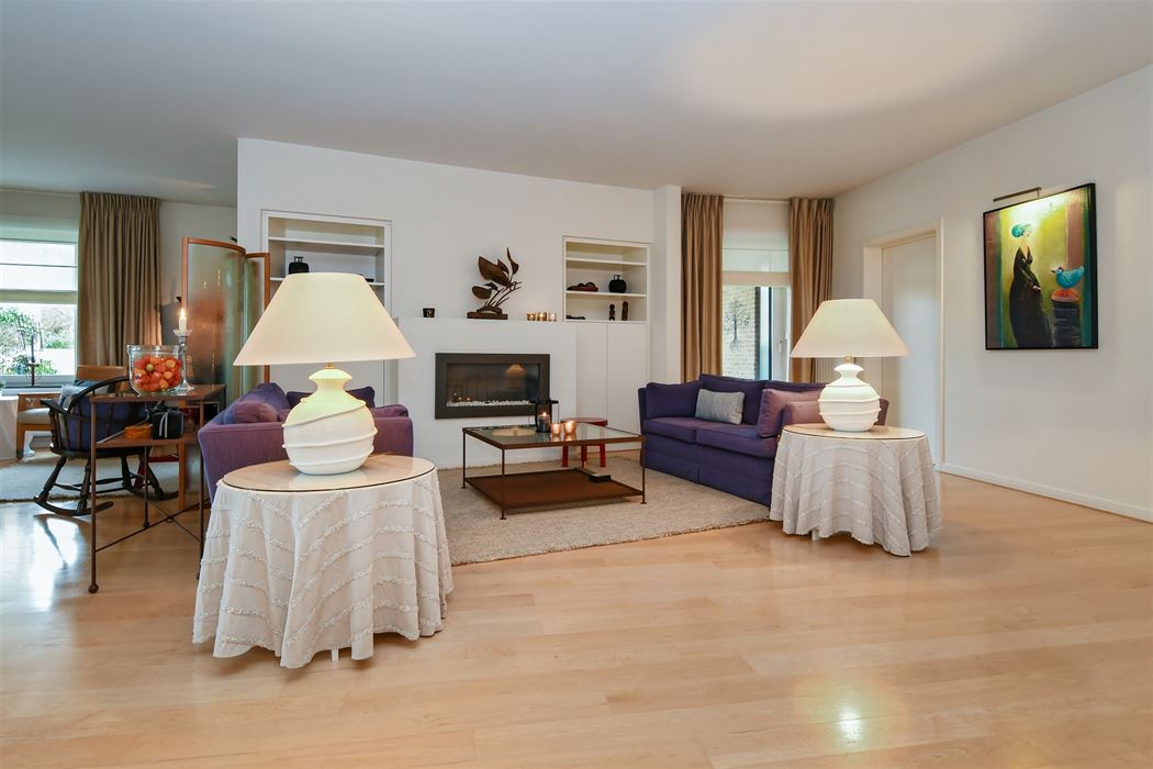 Luxueus en instapklaar appartement met 3 terrassen en ondergrondse garagebox in residentie “Leemhoek III” te Maaseik.