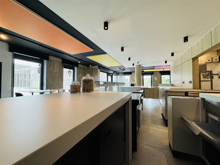 Volledig ingerichte handelszaak!