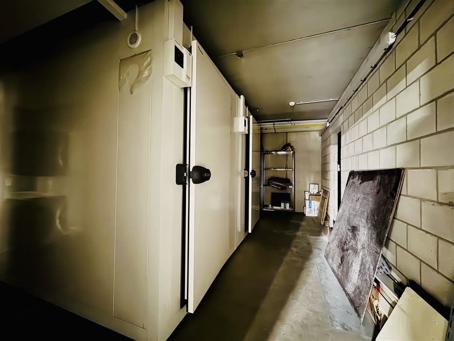 Volledig ingerichte handelszaak!