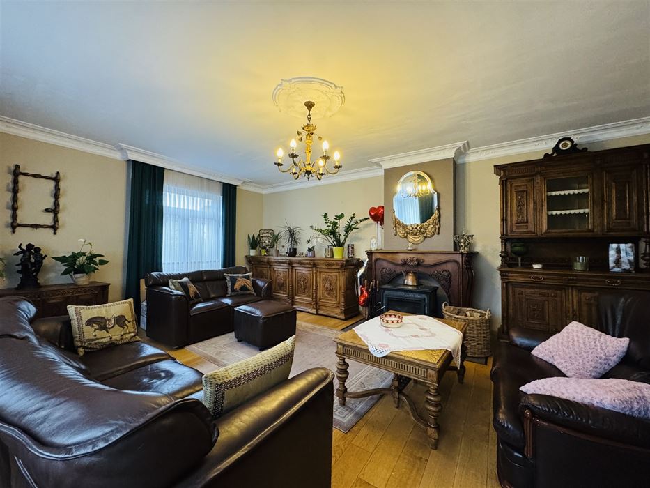 Hoeve met paardenaccomodatie.