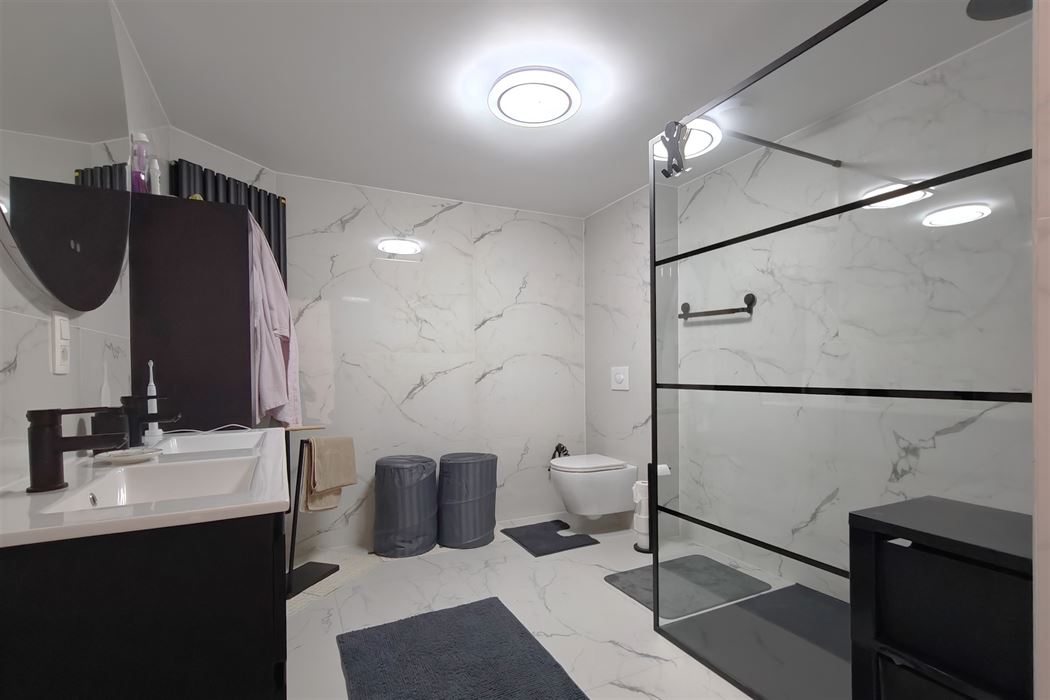 Statige woning op 9a15ca met 4 slpk. in verzorgde woonwijk te Kesselt